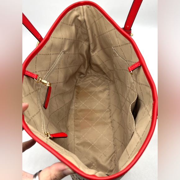 Michael Kors Jet Set Center Stripe Tote - Picture 9 of 11